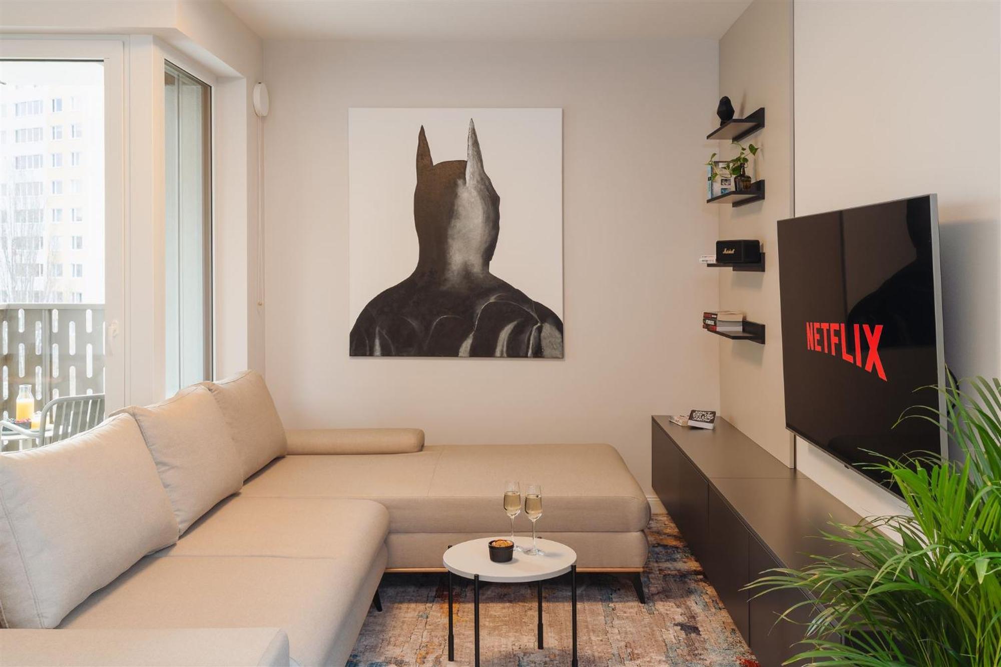 Luxury Sunny Home - Garage Parking, Metro, Balcony, Ps5 With Games Praag Buitenkant foto
