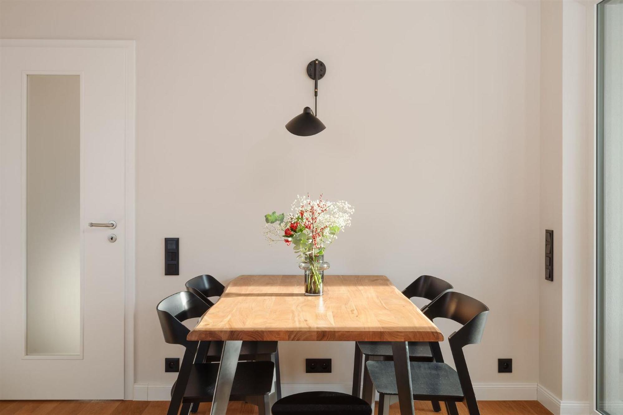 Luxury Sunny Home - Garage Parking, Metro, Balcony, Ps5 With Games Praag Buitenkant foto