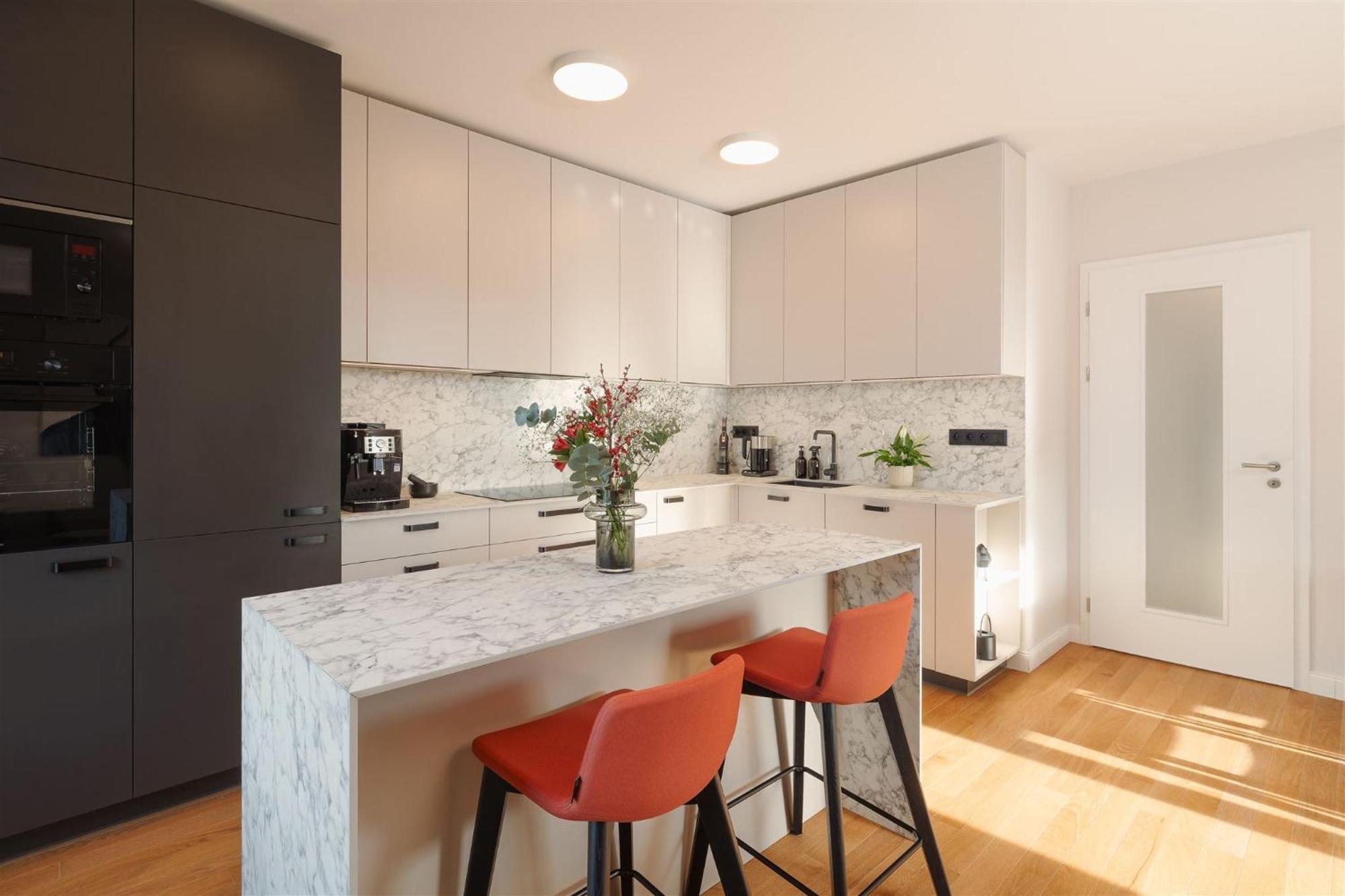 Luxury Sunny Home - Garage Parking, Metro, Balcony, Ps5 With Games Praag Buitenkant foto